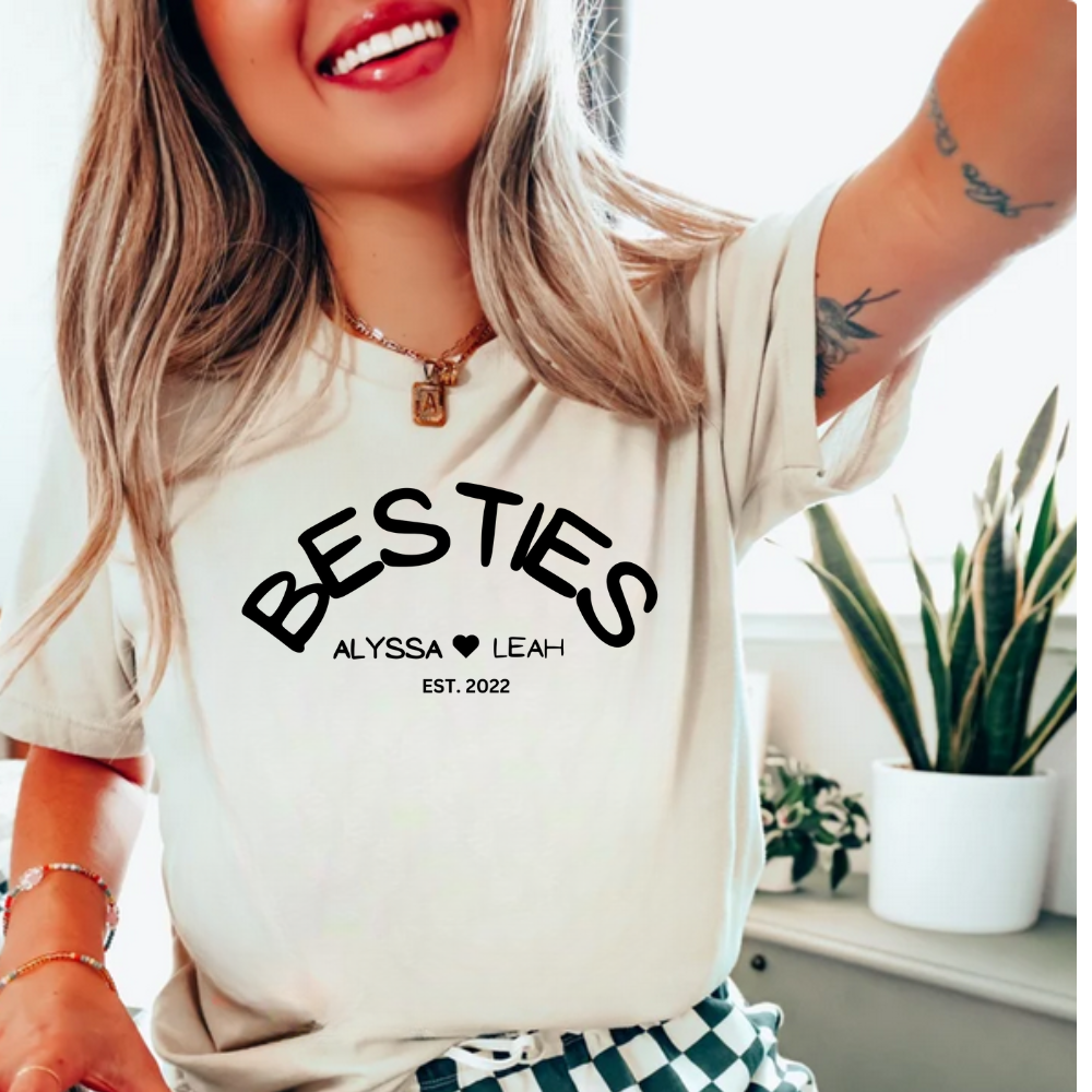 BESTIES T-Shirt